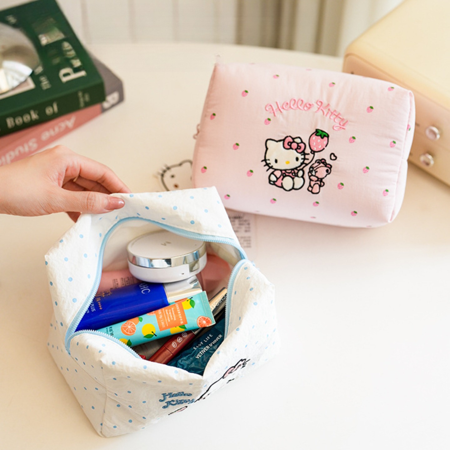 Tas Makeup Katun Lembut Hello  - Skincare D'Alba ulasan dan harga