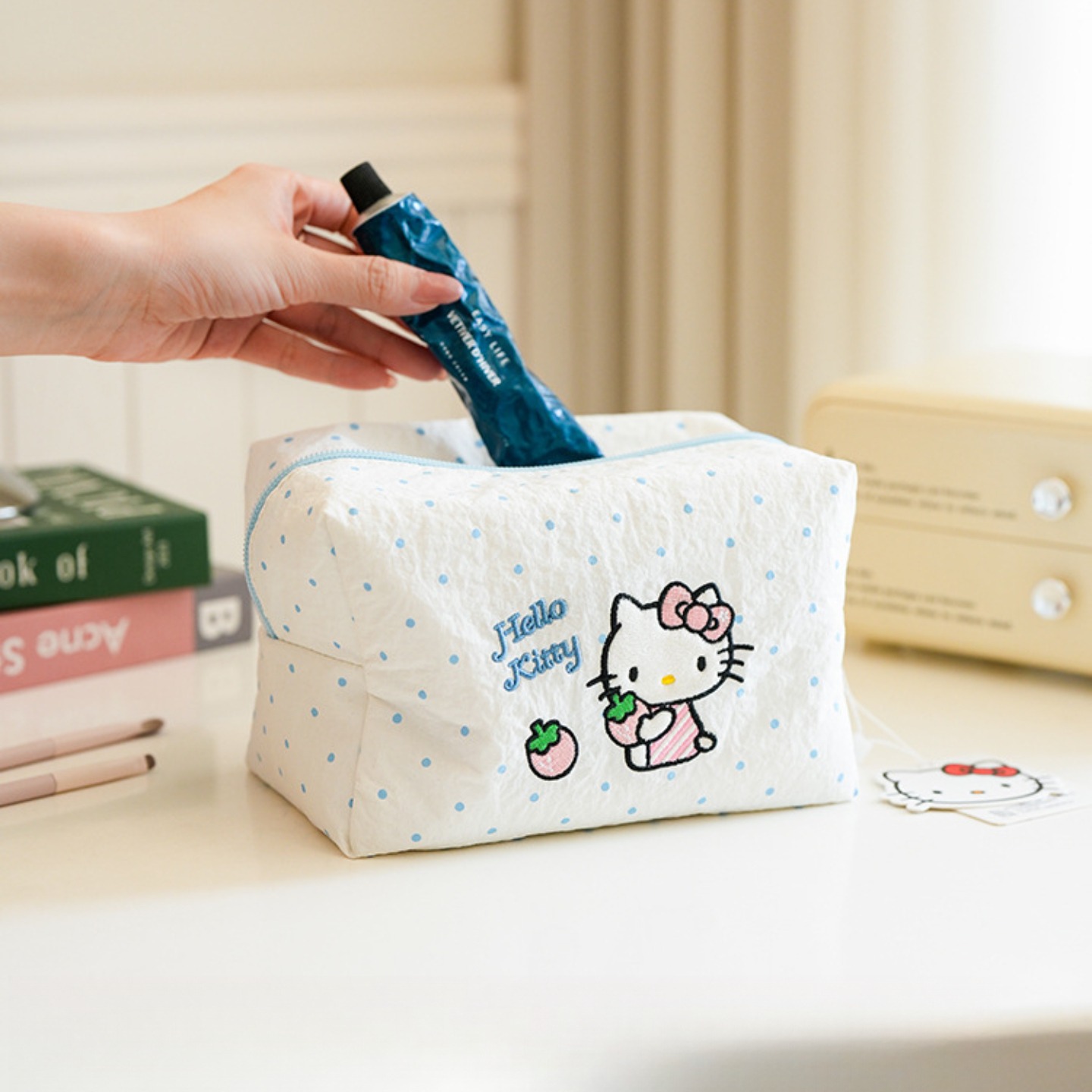 Tas Makeup Katun Lembut Hello  - Skincare D'Alba ulasan dan harga